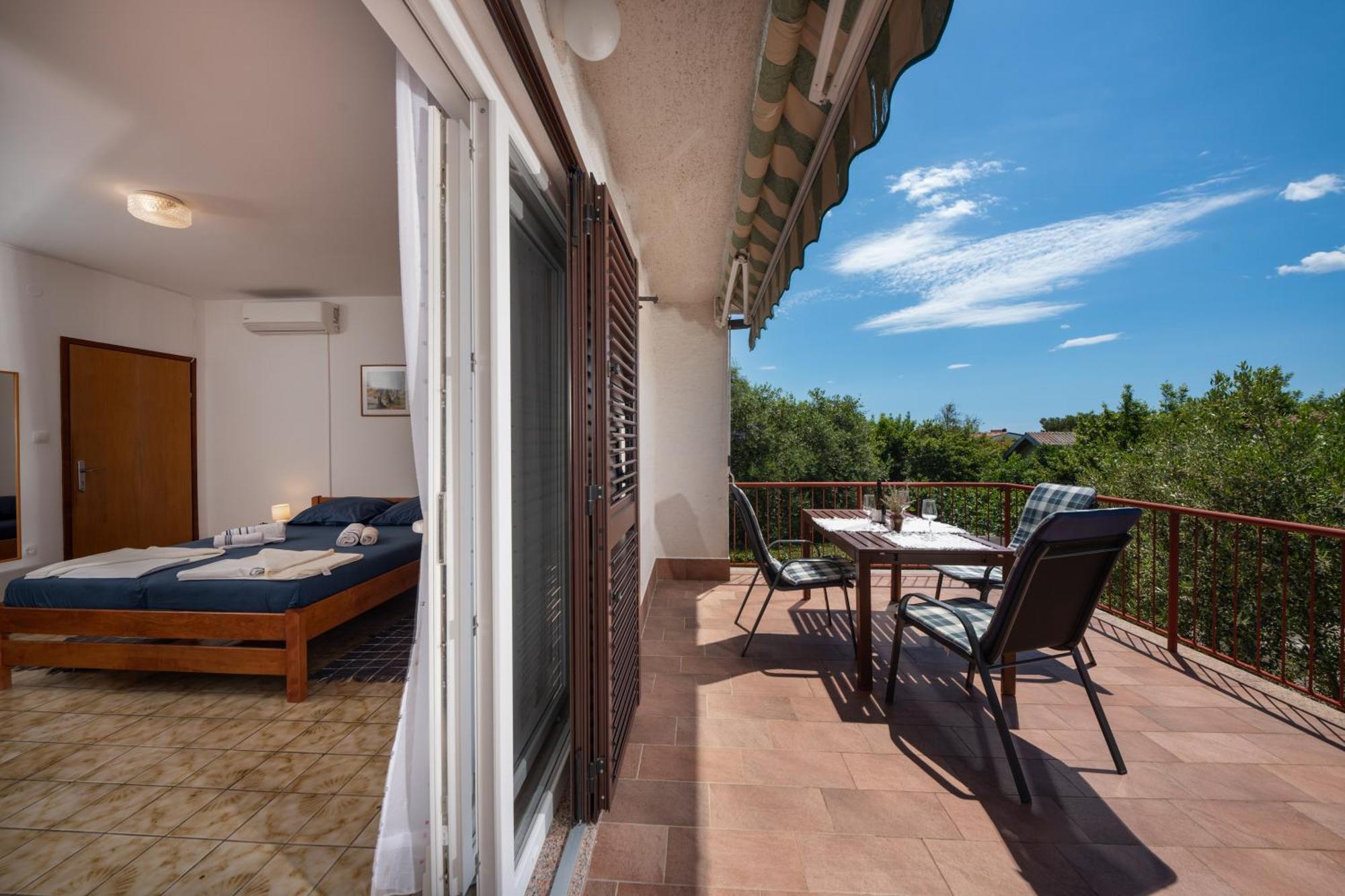 Klepac Studio Krk Town Exterior foto